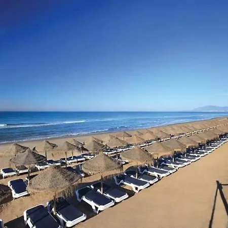 Apartamento Beachfront Development With Tropical Gardens. *
