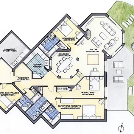 Beachfront Development With Tropical Gardens. Apartamento *